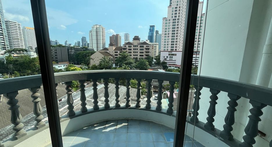 À vendre 3 chambres condo à Watthana, Bangkok