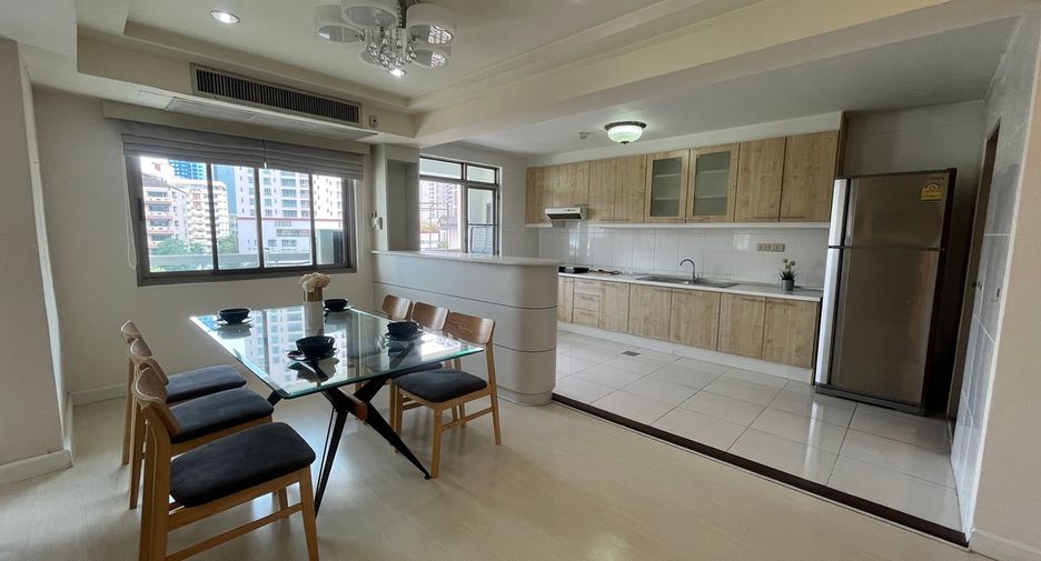 À vendre 3 chambres condo à Watthana, Bangkok