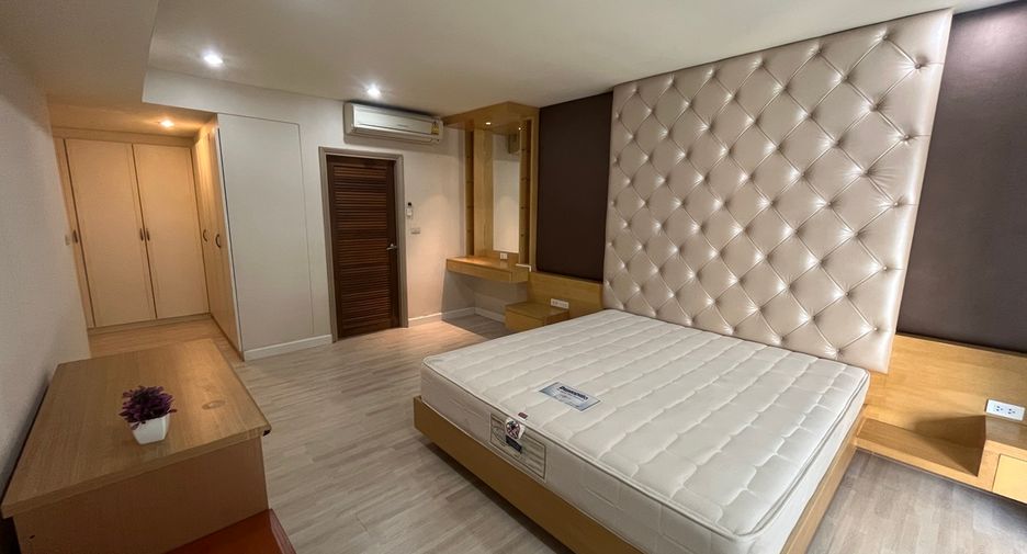 À vendre 3 chambres condo à Watthana, Bangkok