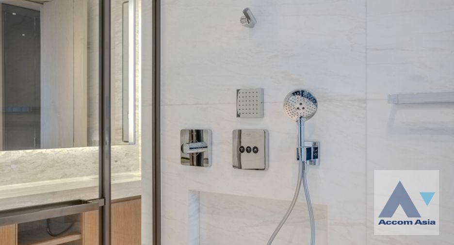For rent そして for sale 2 Beds condo in Pathum Wan, Bangkok