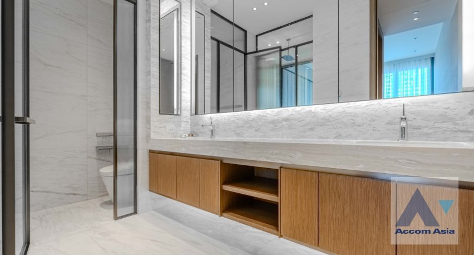 For rent そして for sale 2 Beds condo in Pathum Wan, Bangkok