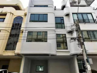 For sale 5 Beds house in Khlong San, Bangkok