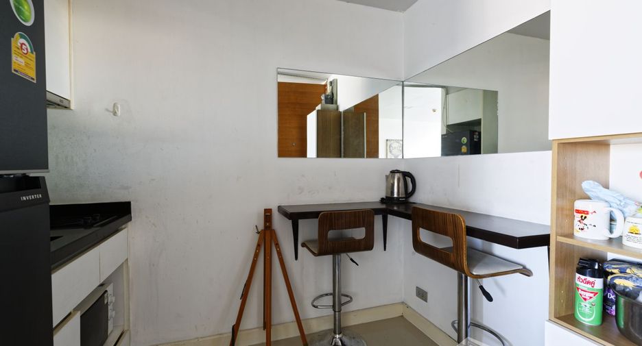 For rent studio condo in Khlong Toei, Bangkok
