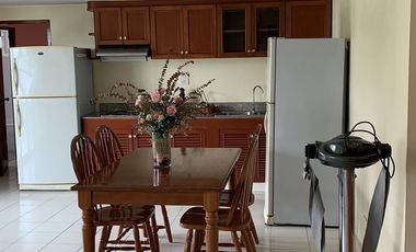 For rent 2 bed apartment in Watthana, Bangkok
