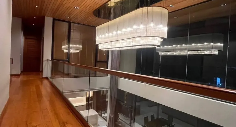 Haus zur Miete mit 5 Zimmer in Bang Phli, Samut Prakan