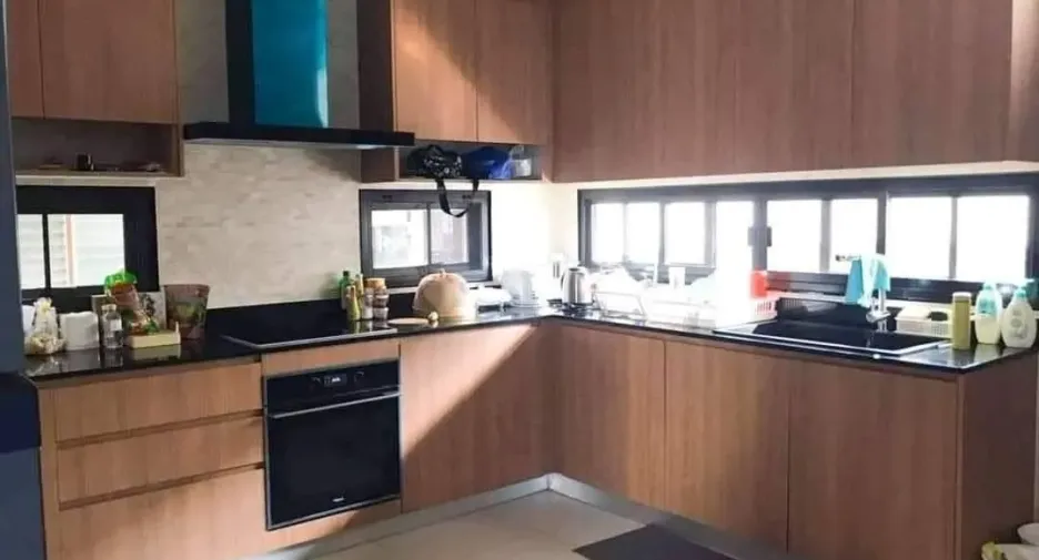 Haus zur Miete mit 5 Zimmer in Bang Phli, Samut Prakan