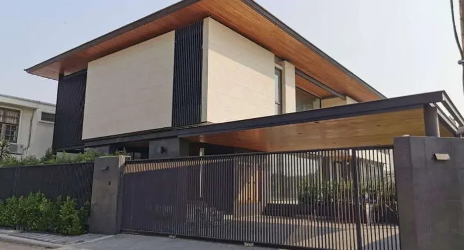Haus zur Miete mit 5 Zimmer in Bang Phli, Samut Prakan