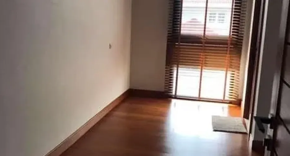 Haus zur Miete mit 5 Zimmer in Bang Phli, Samut Prakan