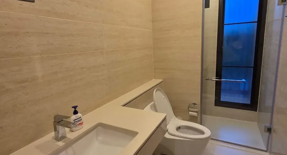 Haus zur Miete mit 5 Zimmer in Bang Phli, Samut Prakan