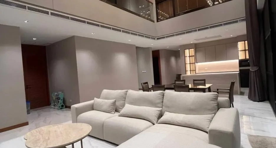 Haus zur Miete mit 5 Zimmer in Bang Phli, Samut Prakan