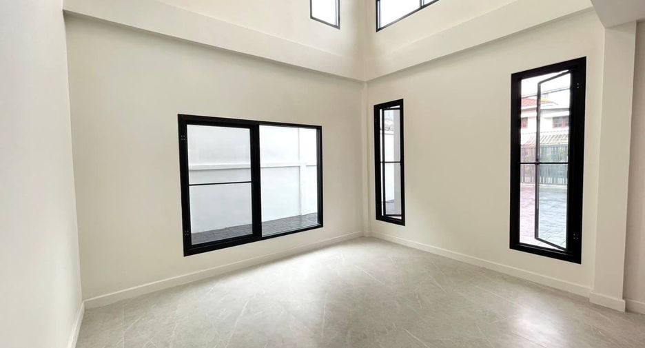 For sale 4 bed house in Don Mueang, Bangkok