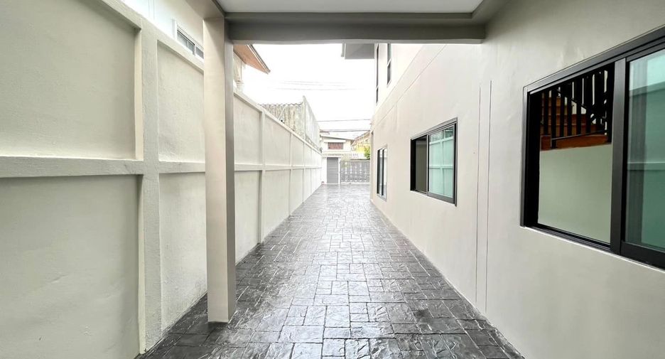For sale 4 bed house in Don Mueang, Bangkok