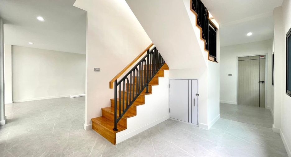 For sale 4 bed house in Don Mueang, Bangkok