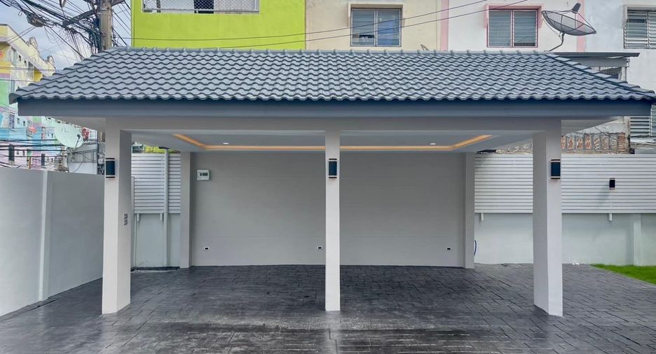 For sale 4 bed house in Don Mueang, Bangkok
