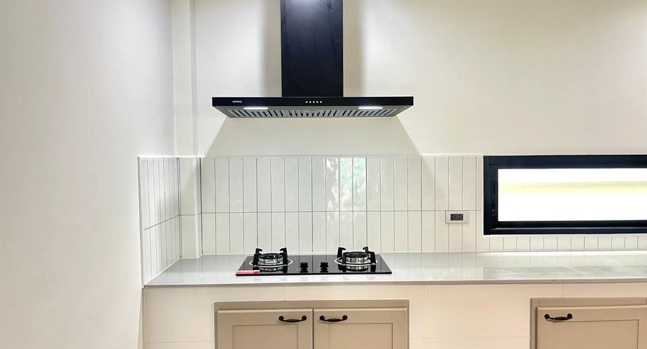 For sale 4 bed house in Don Mueang, Bangkok