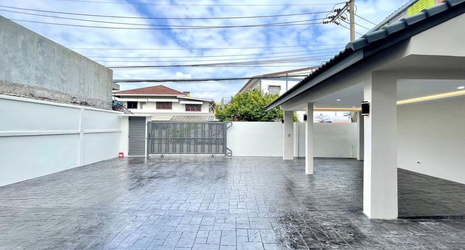 For sale 4 bed house in Don Mueang, Bangkok