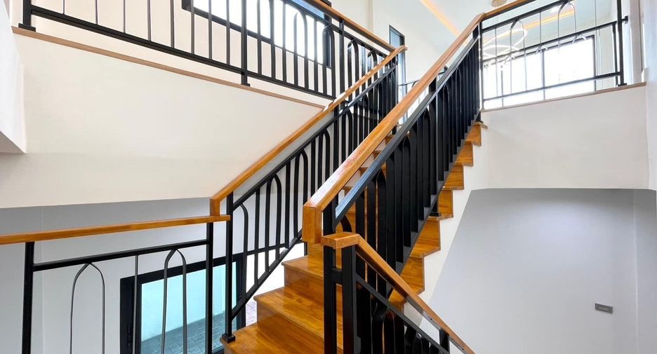 For sale 4 bed house in Don Mueang, Bangkok