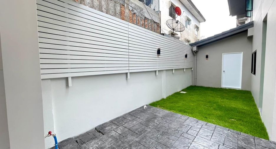 For sale 4 bed house in Don Mueang, Bangkok