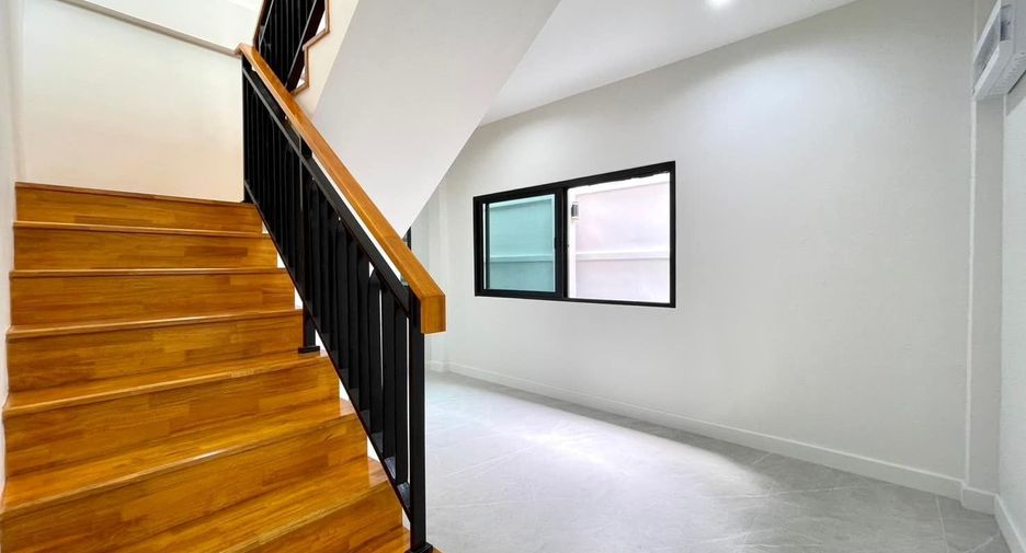For sale 4 bed house in Don Mueang, Bangkok