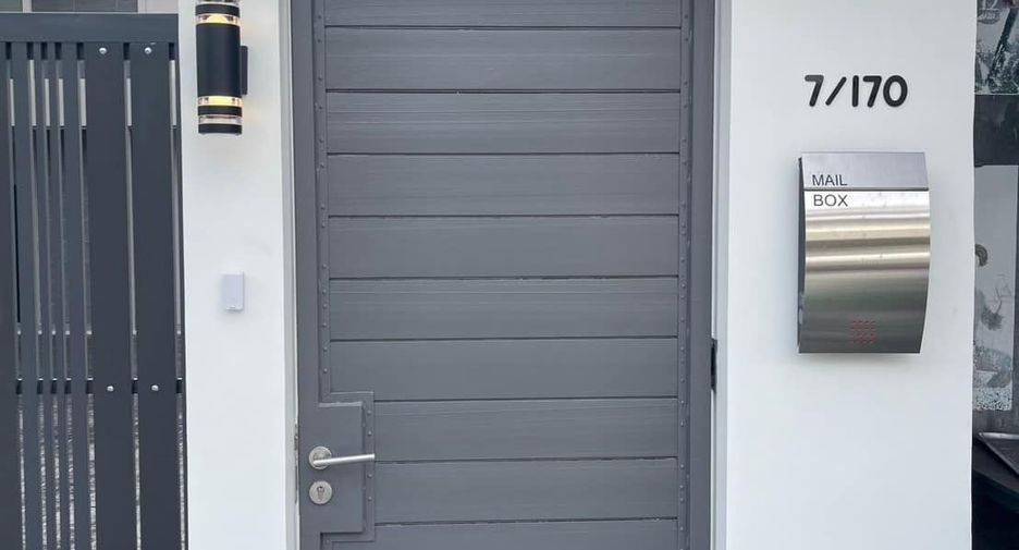 For sale 4 bed house in Don Mueang, Bangkok