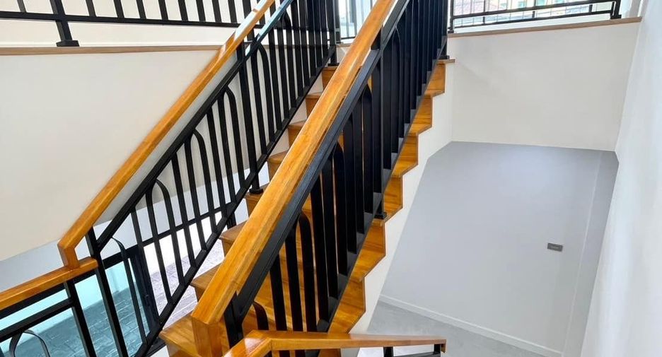 For sale 4 bed house in Don Mueang, Bangkok