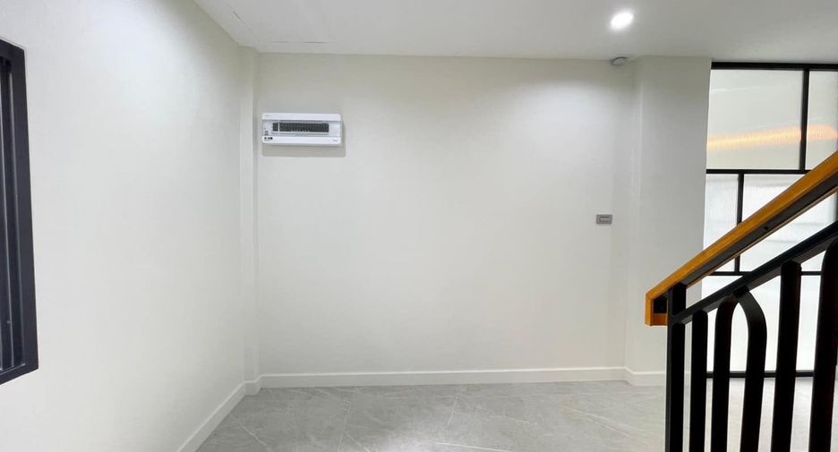 For sale 4 bed house in Don Mueang, Bangkok