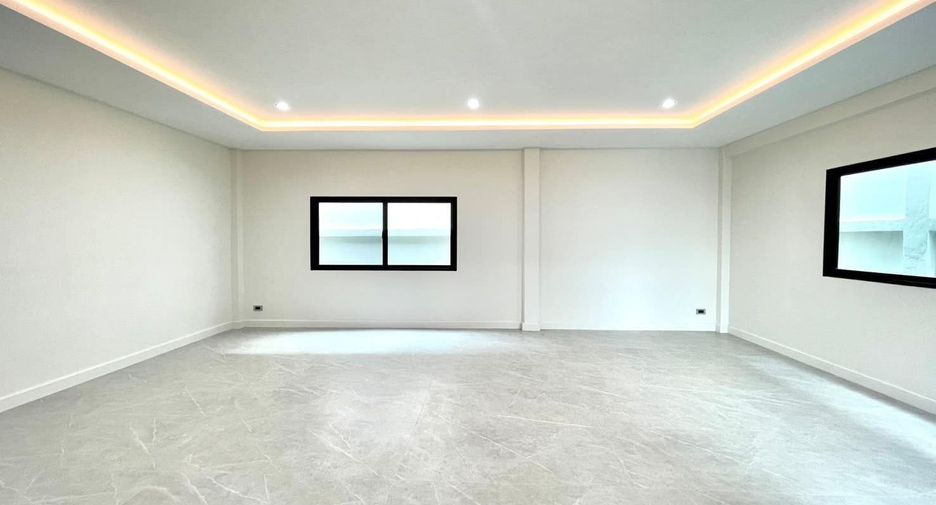 For sale 4 bed house in Don Mueang, Bangkok