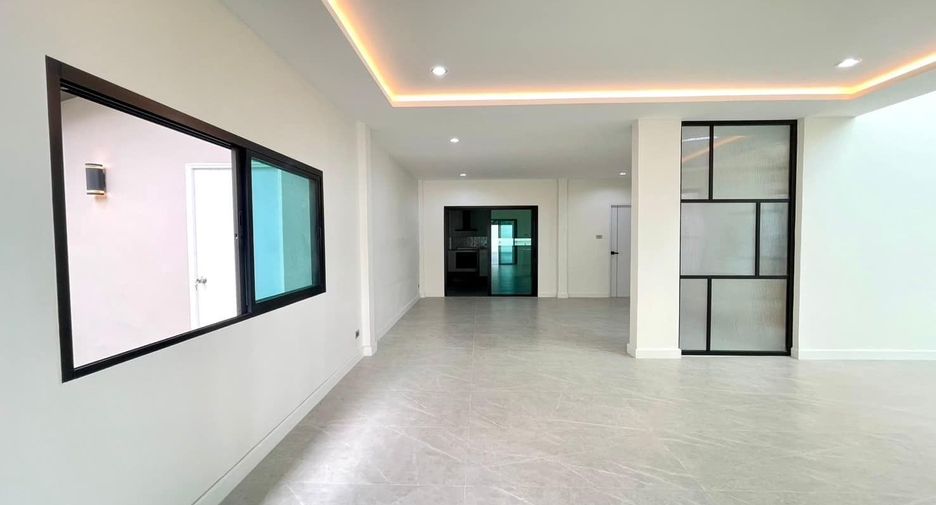 For sale 4 bed house in Don Mueang, Bangkok