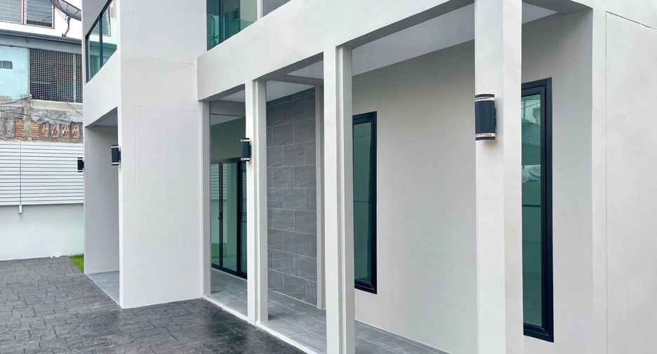 For sale 4 bed house in Don Mueang, Bangkok