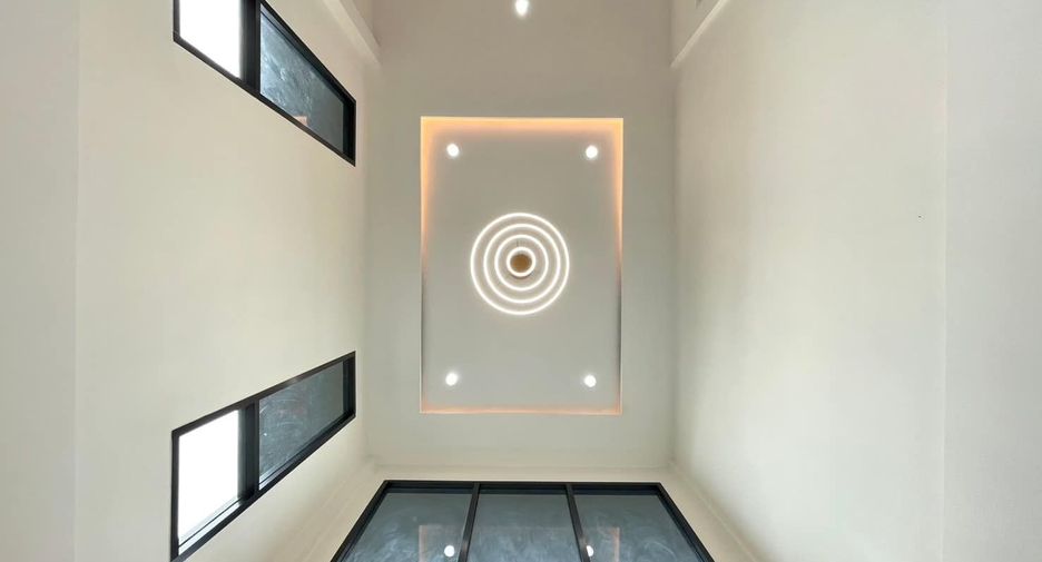 For sale 4 bed house in Don Mueang, Bangkok