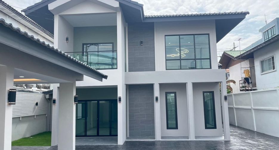 For sale 4 bed house in Don Mueang, Bangkok
