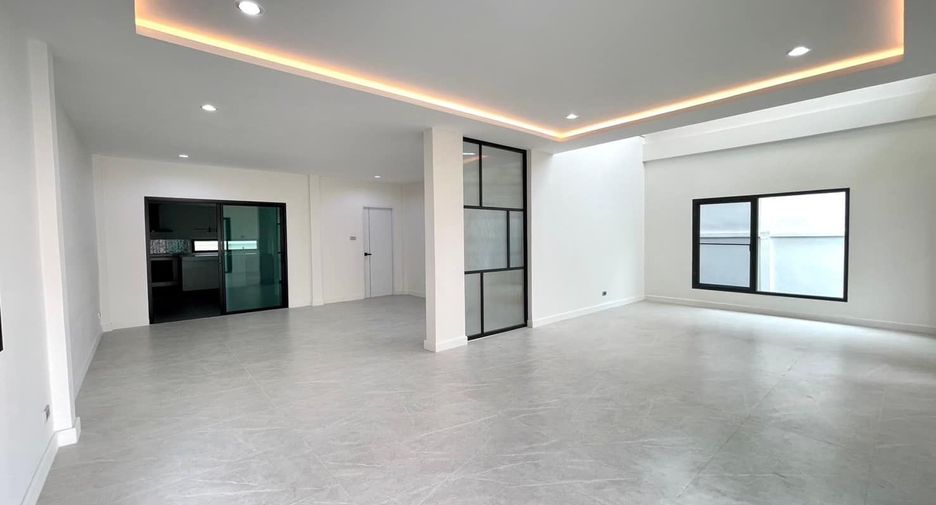 For sale 4 bed house in Don Mueang, Bangkok