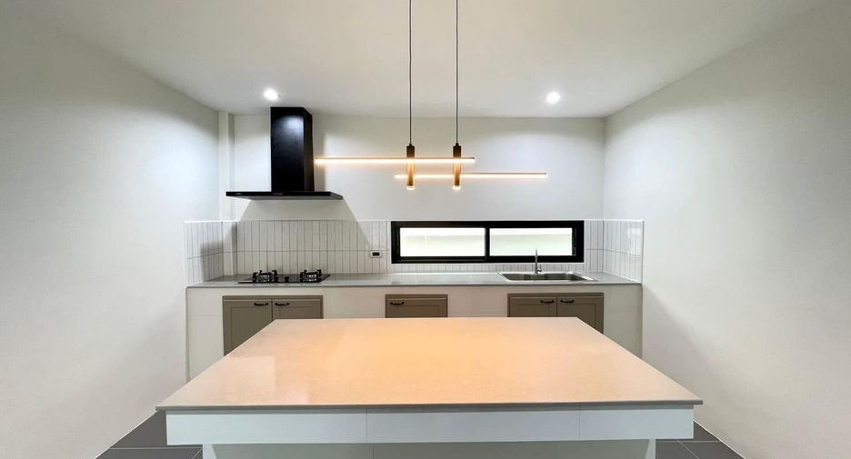 For sale 4 bed house in Don Mueang, Bangkok