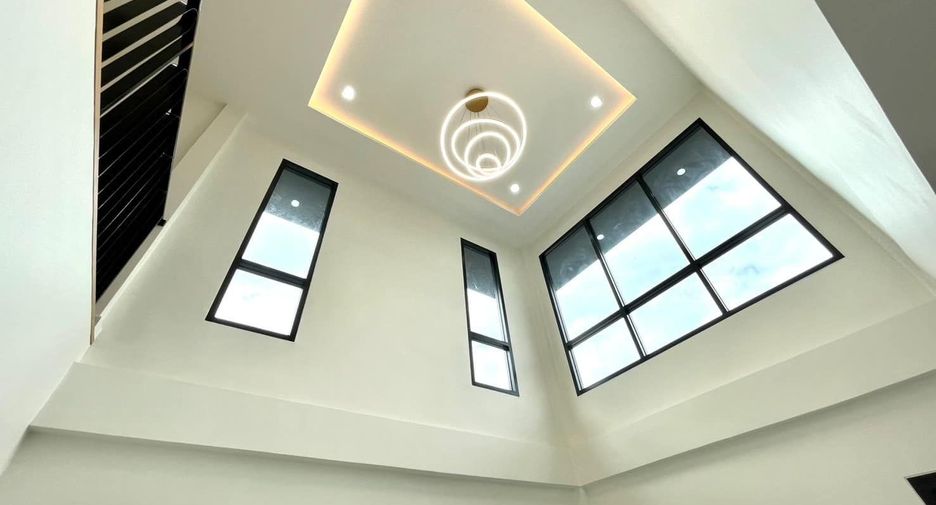 For sale 4 bed house in Don Mueang, Bangkok