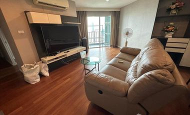 For rent 3 bed condo in Huai Khwang, Bangkok