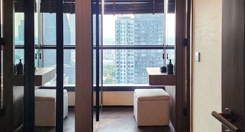For rent 2 bed condo in Khlong Toei, Bangkok