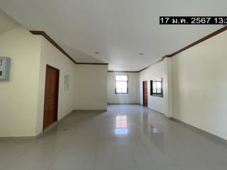 For sale 3 bed townhouse in Mueang Samut Sakhon, Samut Sakhon