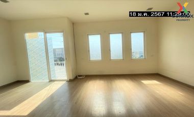 For sale 3 bed townhouse in Mueang Samut Sakhon, Samut Sakhon