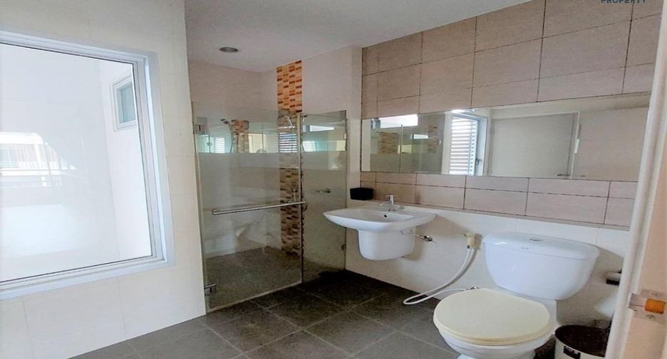 For sale 4 Beds townhouse in Mueang Nonthaburi, Nonthaburi