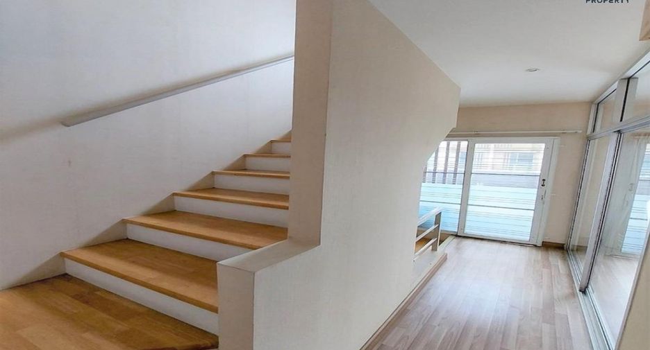 For sale 4 Beds townhouse in Mueang Nonthaburi, Nonthaburi