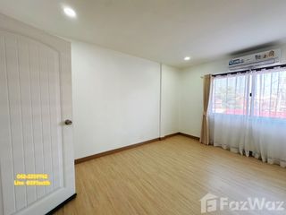For sale 2 bed townhouse in Mueang Phitsanulok, Phitsanulok