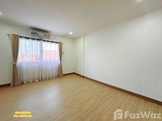 For sale 2 bed townhouse in Mueang Phitsanulok, Phitsanulok
