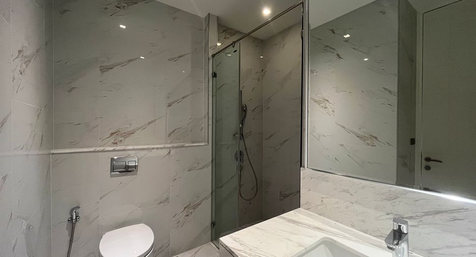 Condo en venta de 4 habitaciones en Bang Kho Laem, Bangkok