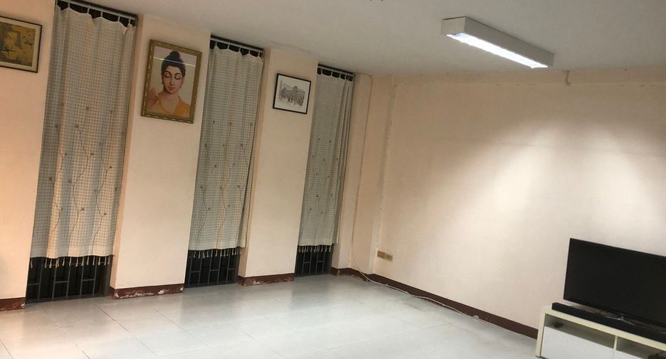 For sale 5 bed office in Huai Khwang, Bangkok