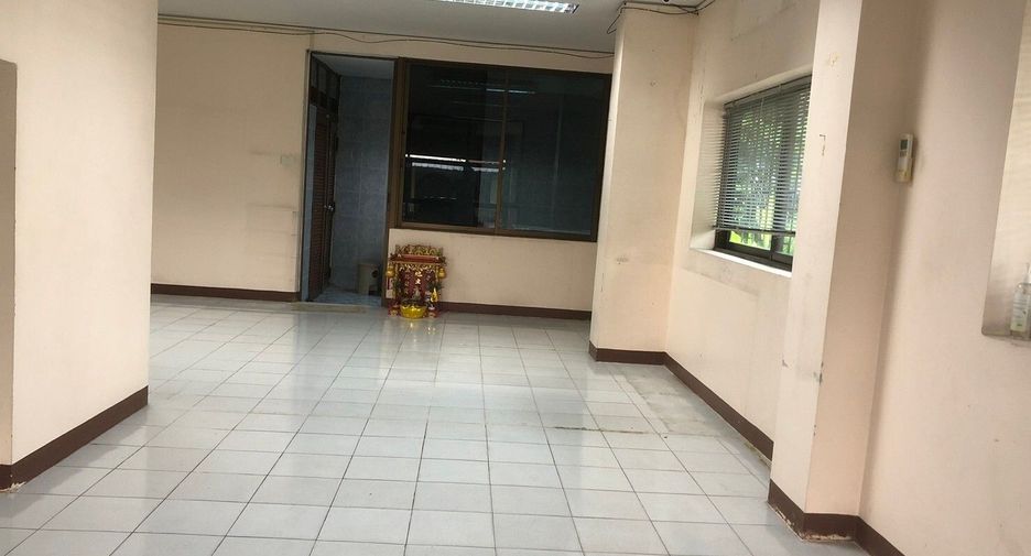 For sale 5 bed office in Huai Khwang, Bangkok