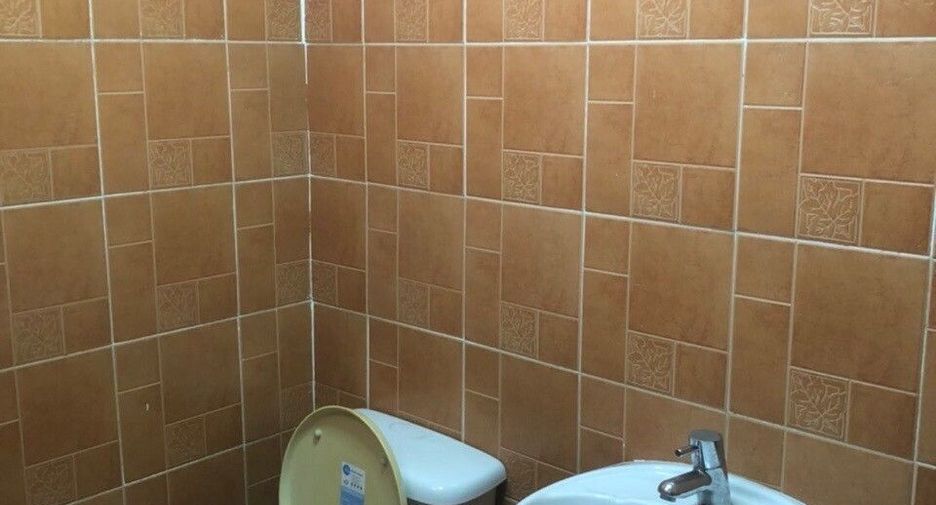 For sale 5 bed office in Huai Khwang, Bangkok
