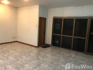 For sale 5 bed office in Huai Khwang, Bangkok
