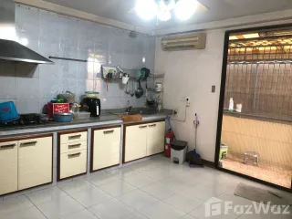 For sale 5 bed office in Huai Khwang, Bangkok