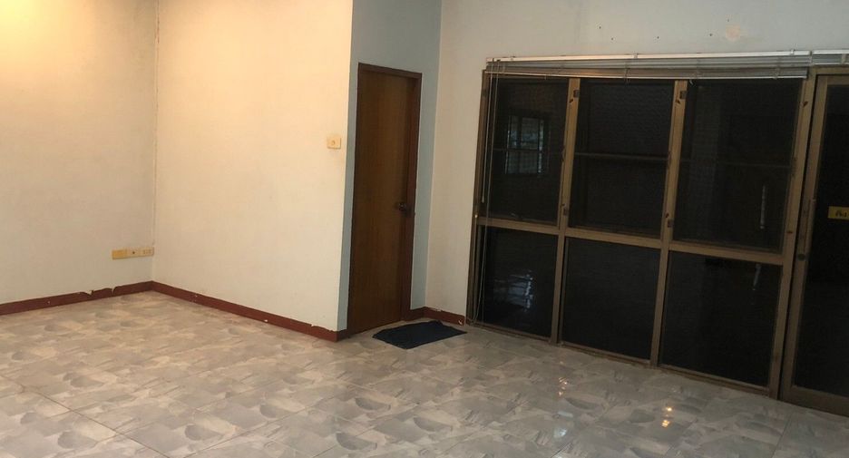 For sale 5 bed office in Huai Khwang, Bangkok