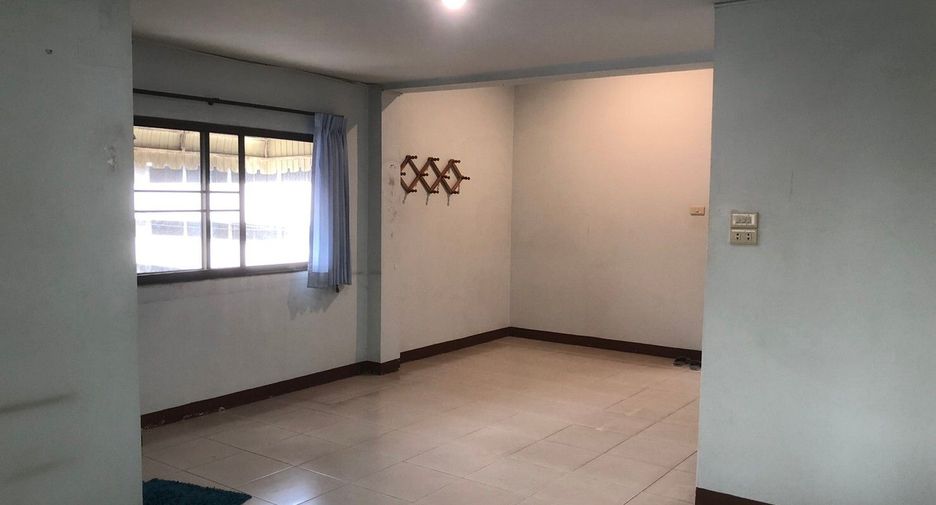 For sale 5 bed office in Huai Khwang, Bangkok